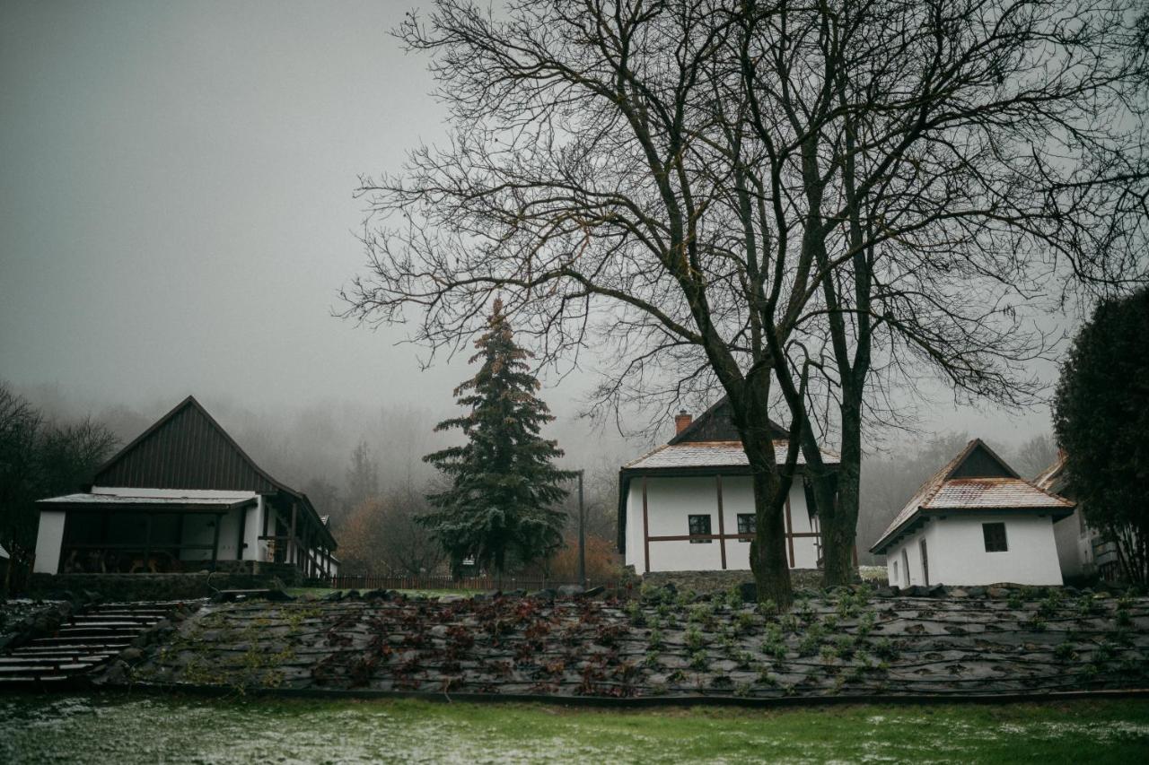 Kegli Apartmanok Es Fuerdohaz Hollókő Dış mekan fotoğraf